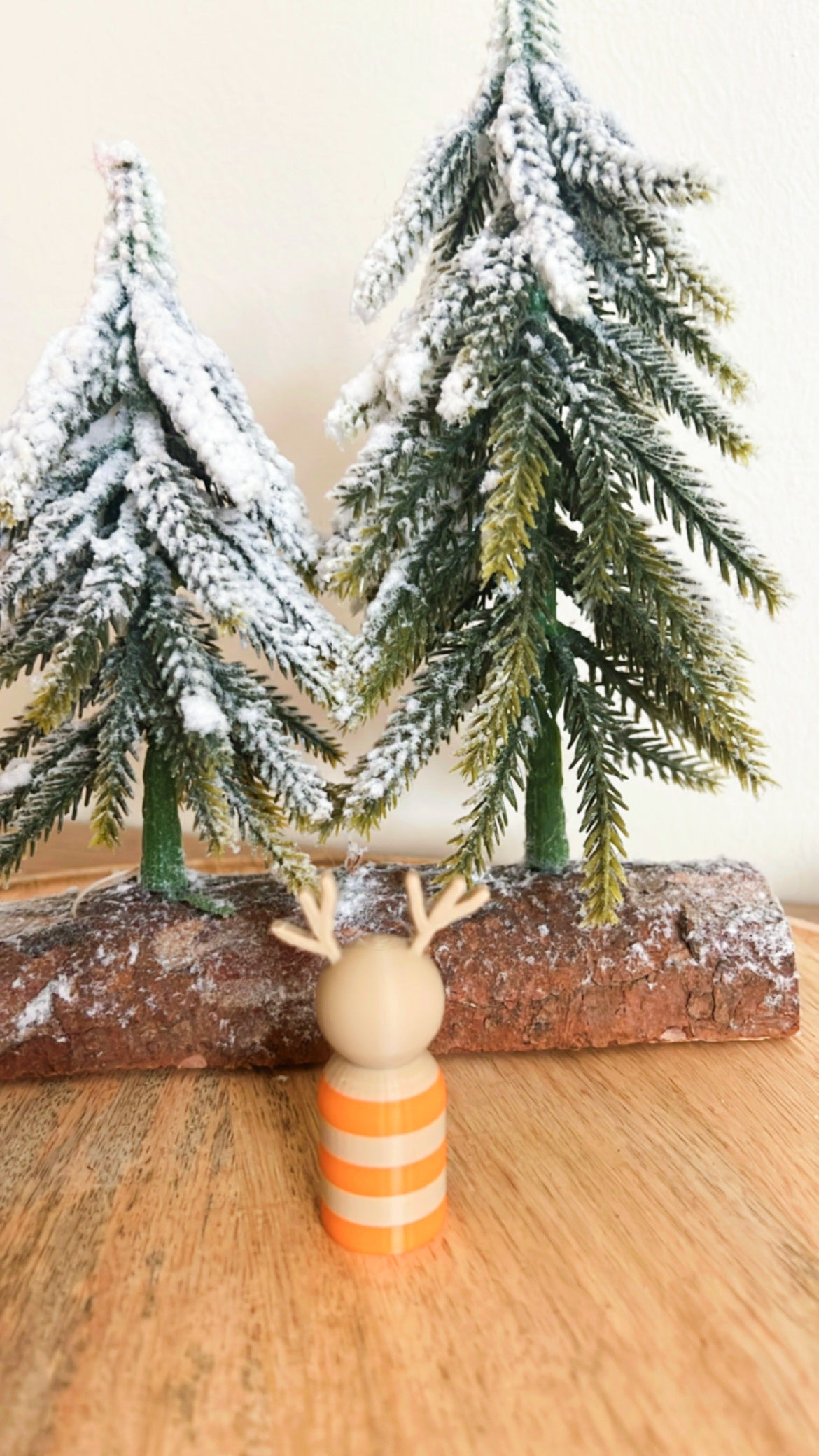 Rendier Oranje Kerstfiguurtje